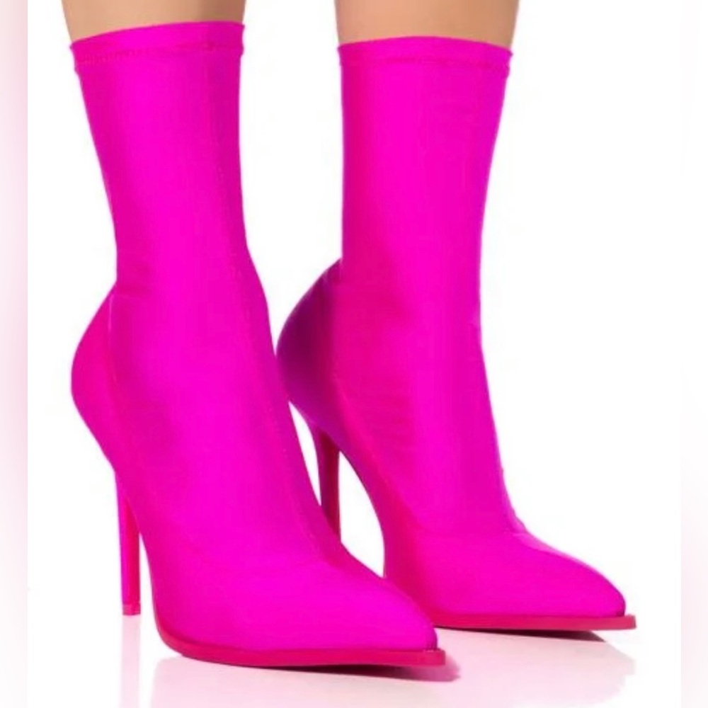 Hot pink stretch bootie, size 11